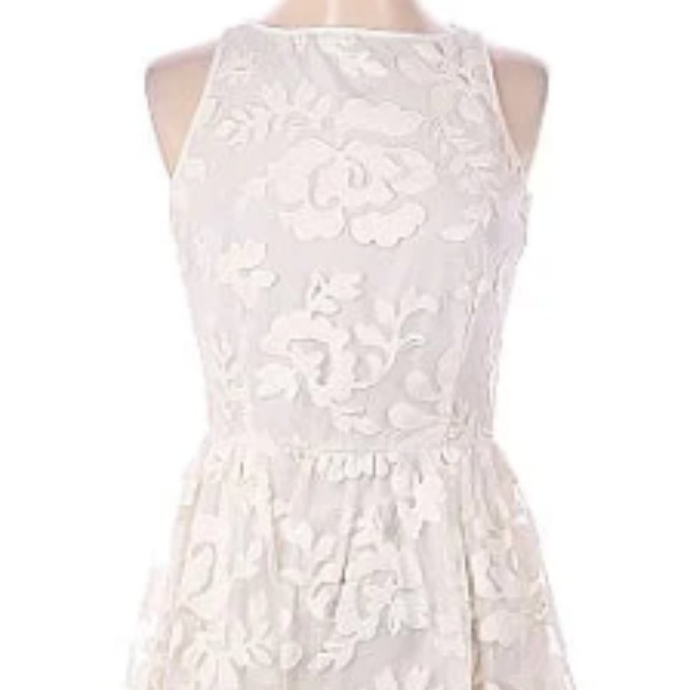 BB Dakota White Sleeveless Dress with Floral Applique, Size 6, New with tags